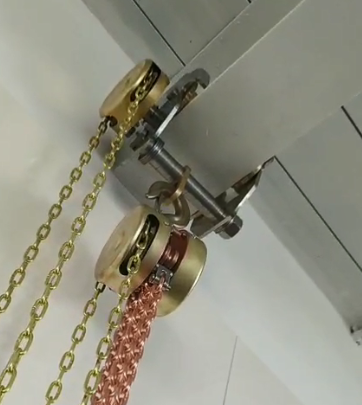 在加油站附近吊重時(shí)盡量用防爆葫蘆